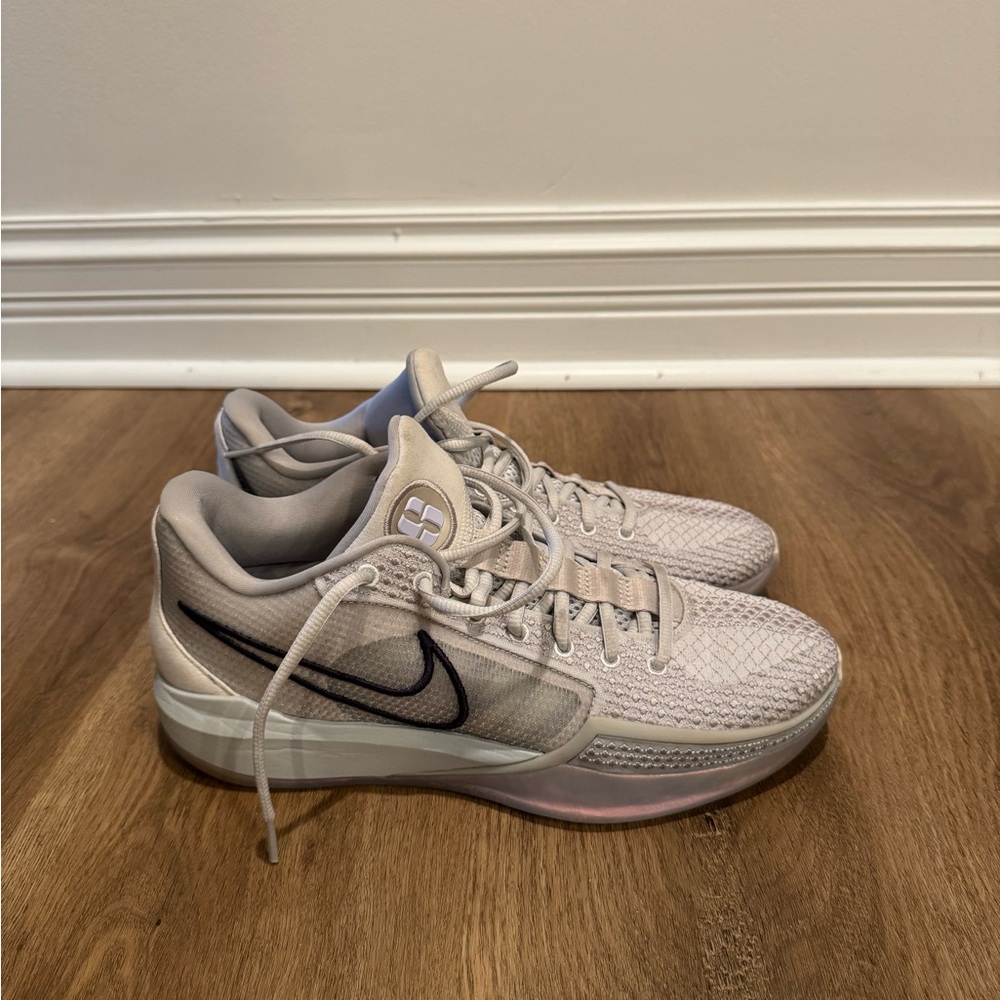 Women’s Size 10 Nike Sabrina 1 Ionic Basketball shoes.